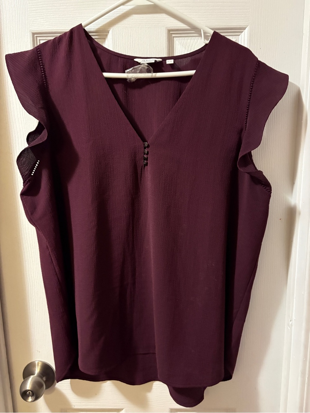 Reitmans Sleeveless V-Neck Blouse in Deep Plum